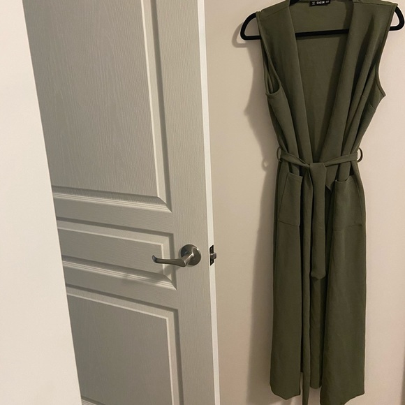 Shein sleeveless duster/coat - Picture 2 of 3